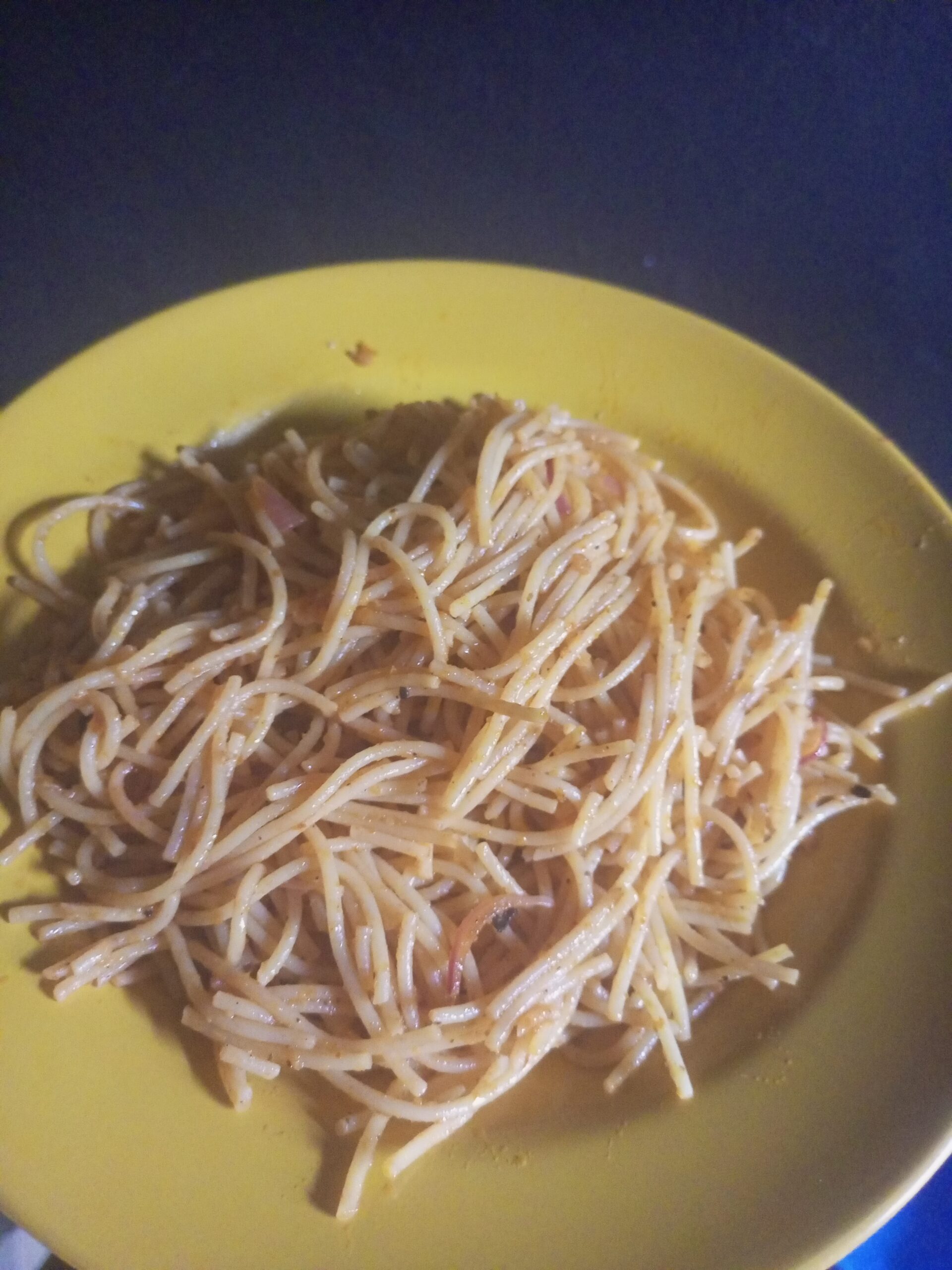 HOW TO PREPARE A LOW BUDGET AND QUICK SPAGHETTI